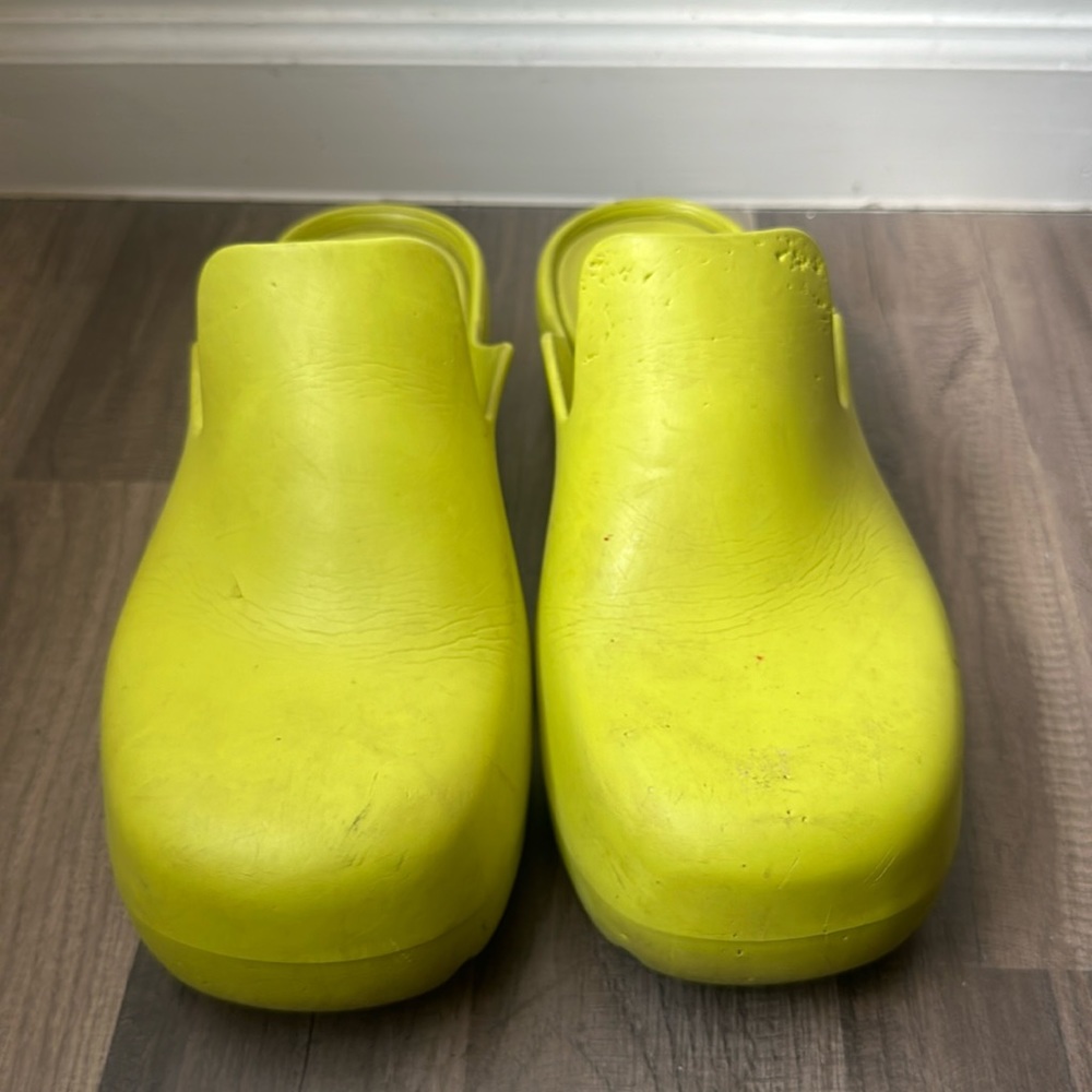 BOTTEGA Men’s Clogs